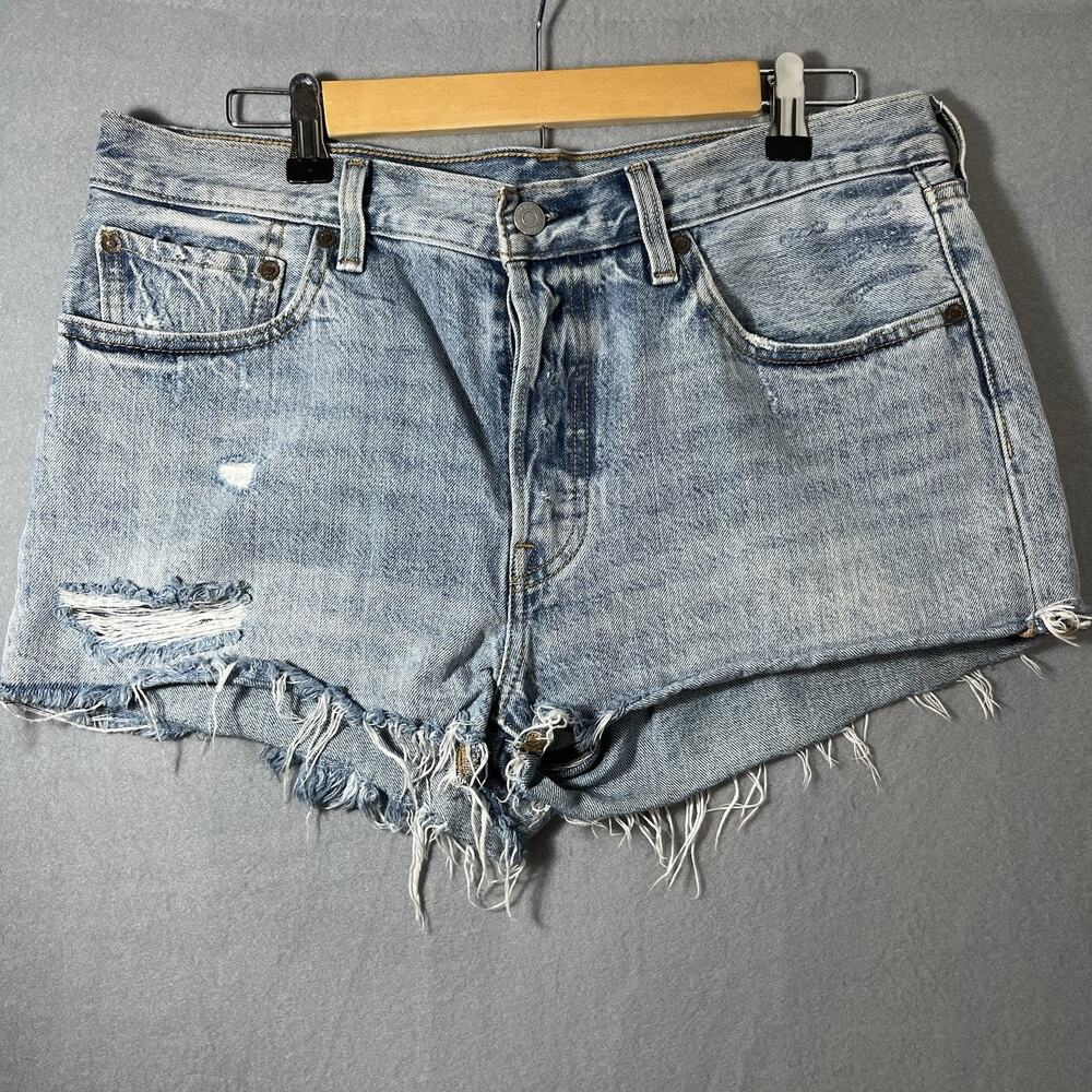 Levi's Premium‎ Big E 501 Button Fly Light Wash Jean Shorts Size 31 High Rise